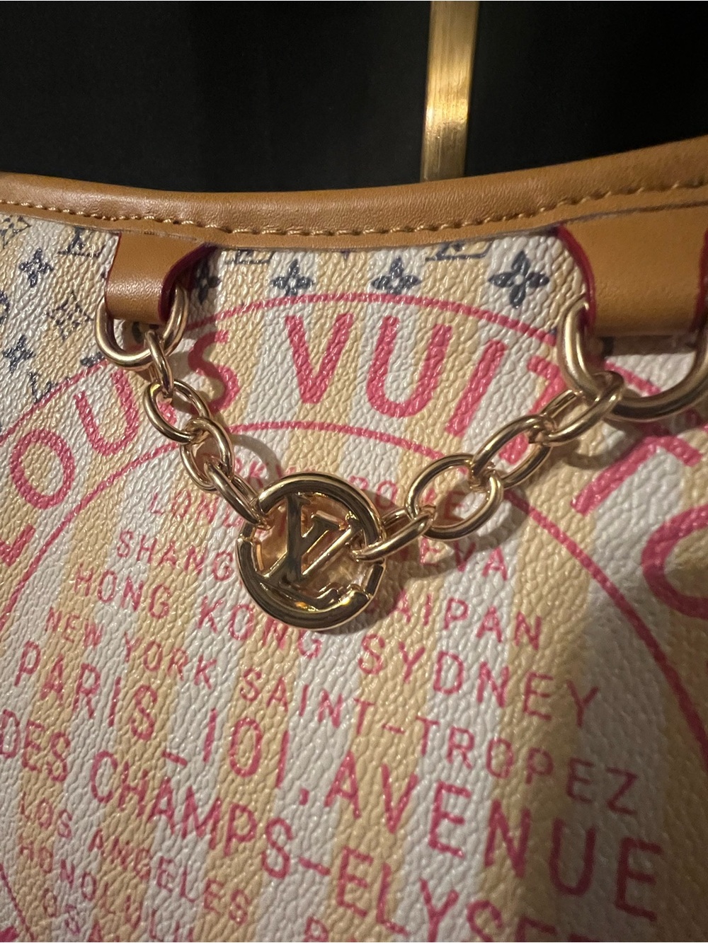 Louis Vuitton Carryall East-West BananaToned Monogram w/ Pink Trunk & Bags Stamp - Picture 4 of 16